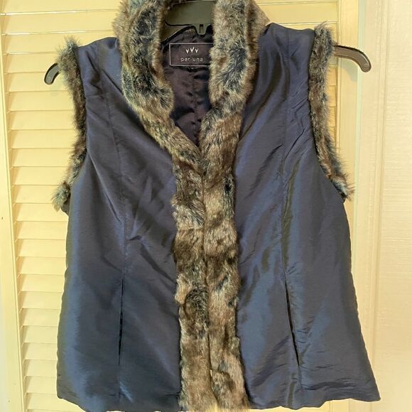Per Una Navy Vest with fur down front - Picture 3 of 6